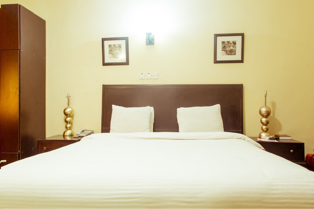 1 bedroom, premium bedding, in-room safe, desk