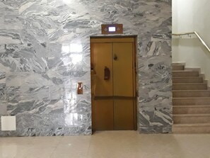 Interior detail - Hotel Reno (Abuja)