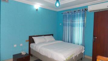 Deluxe Room | Desk, laptop workspace, free WiFi, bed sheets