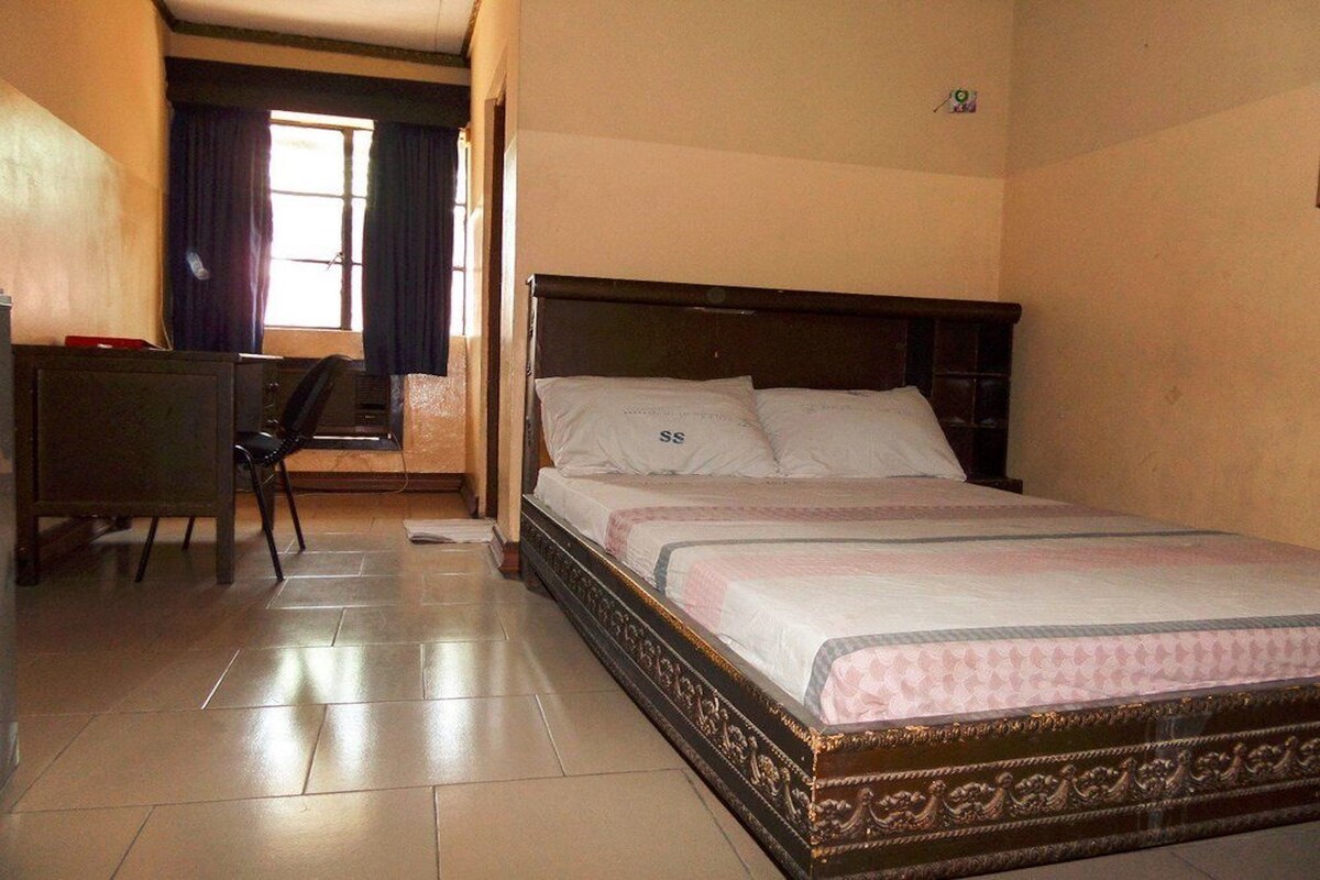 Super Single Room | Desk, free WiFi