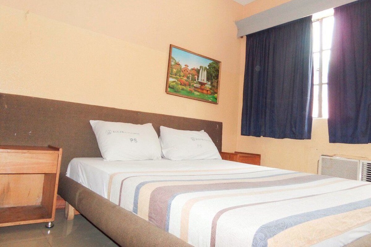 Presidential Suite | Desk, free WiFi