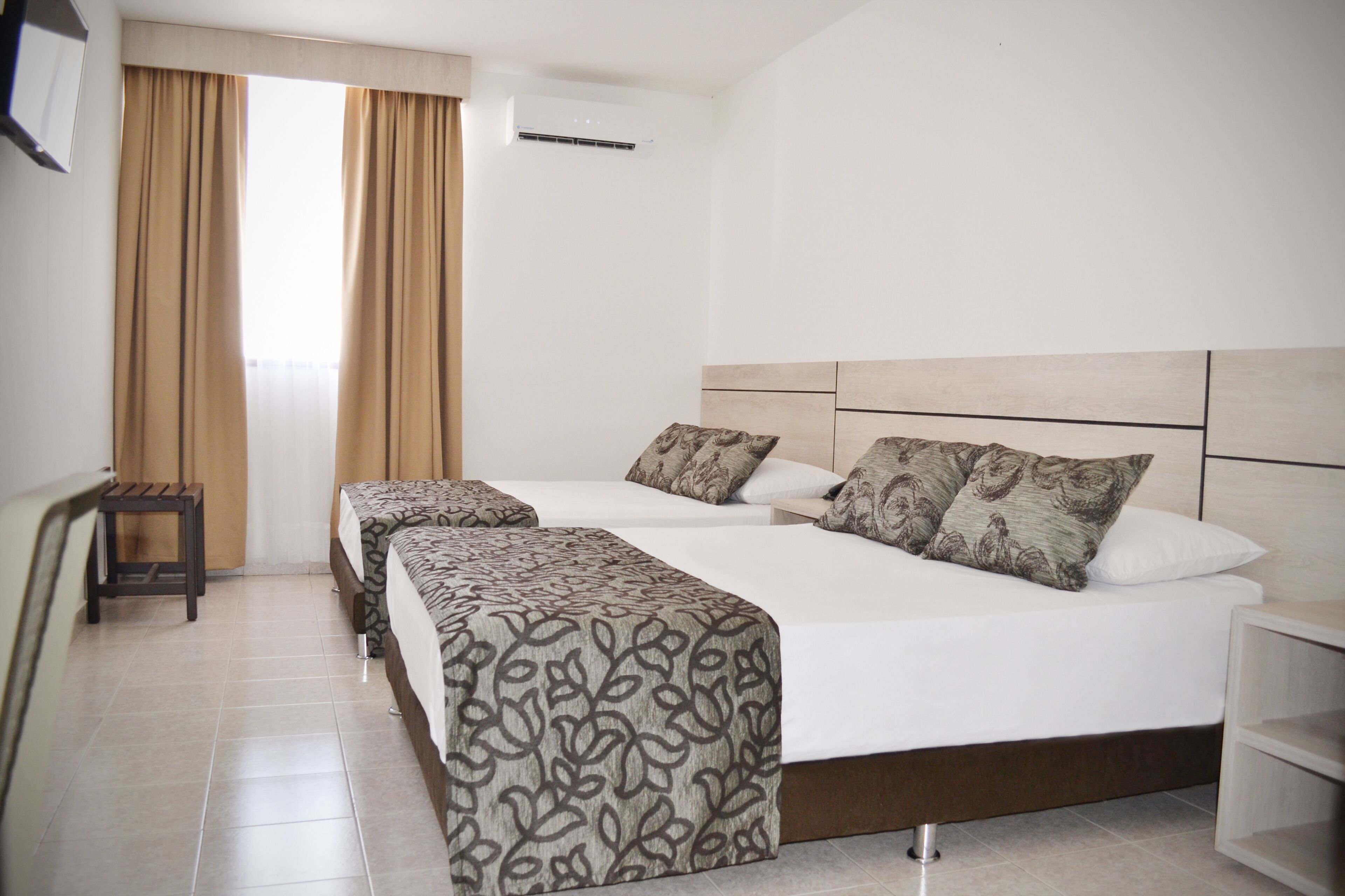 Minibar, in-room safe, desk, iron/ironing board