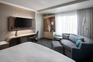 Oda, 1 En Büyük (King) Boy Yatak | Kaliteli yatak takımı, yastık yüzeyli yatak, masa