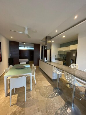 Apartment, Mehrere Betten, Stadtblick (DCA01 Spectacular n cozy condo w outd) | Innenbereich