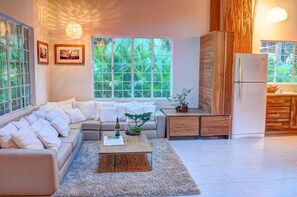 Luna - Deluxe Villa | In-room safe, desk, iron/ironing board, free WiFi - Moana Surf Resort (Nosara)