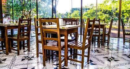 Visk Palace Hotel e Restaurante