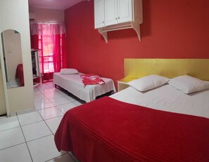 Chambres insonorisées, Wi-Fi gratuit, draps fournis