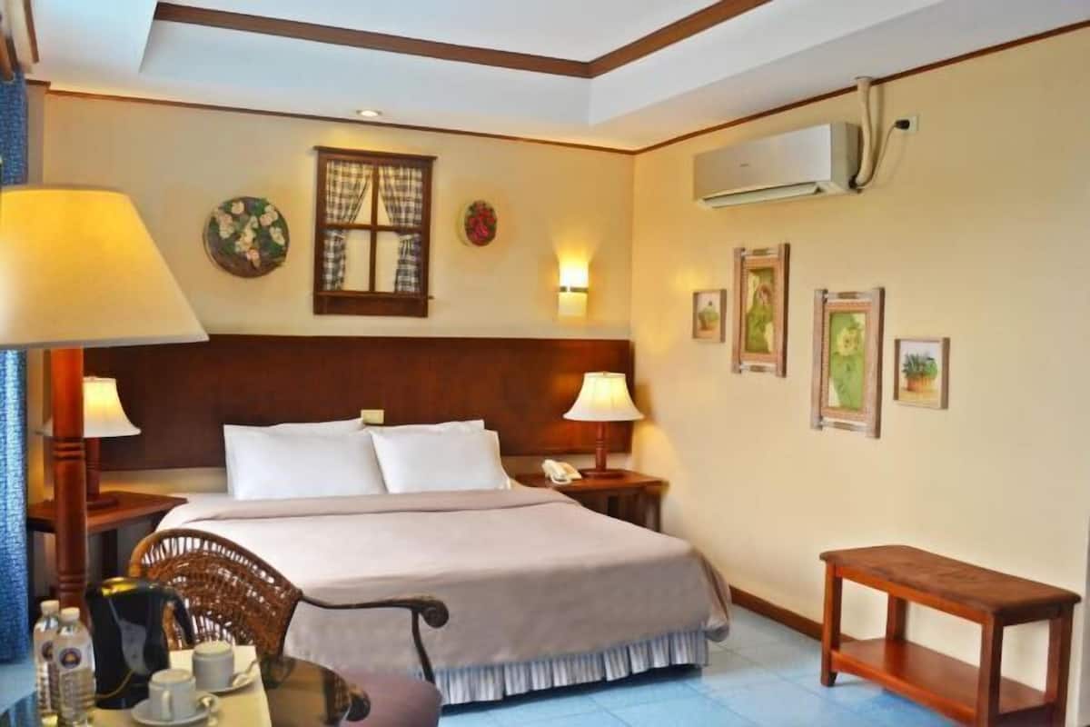 Desk, iron/ironing board, rollaway beds, bed sheets
