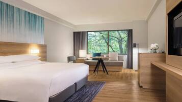 In-room safe, desk, laptop workspace, free WiFi