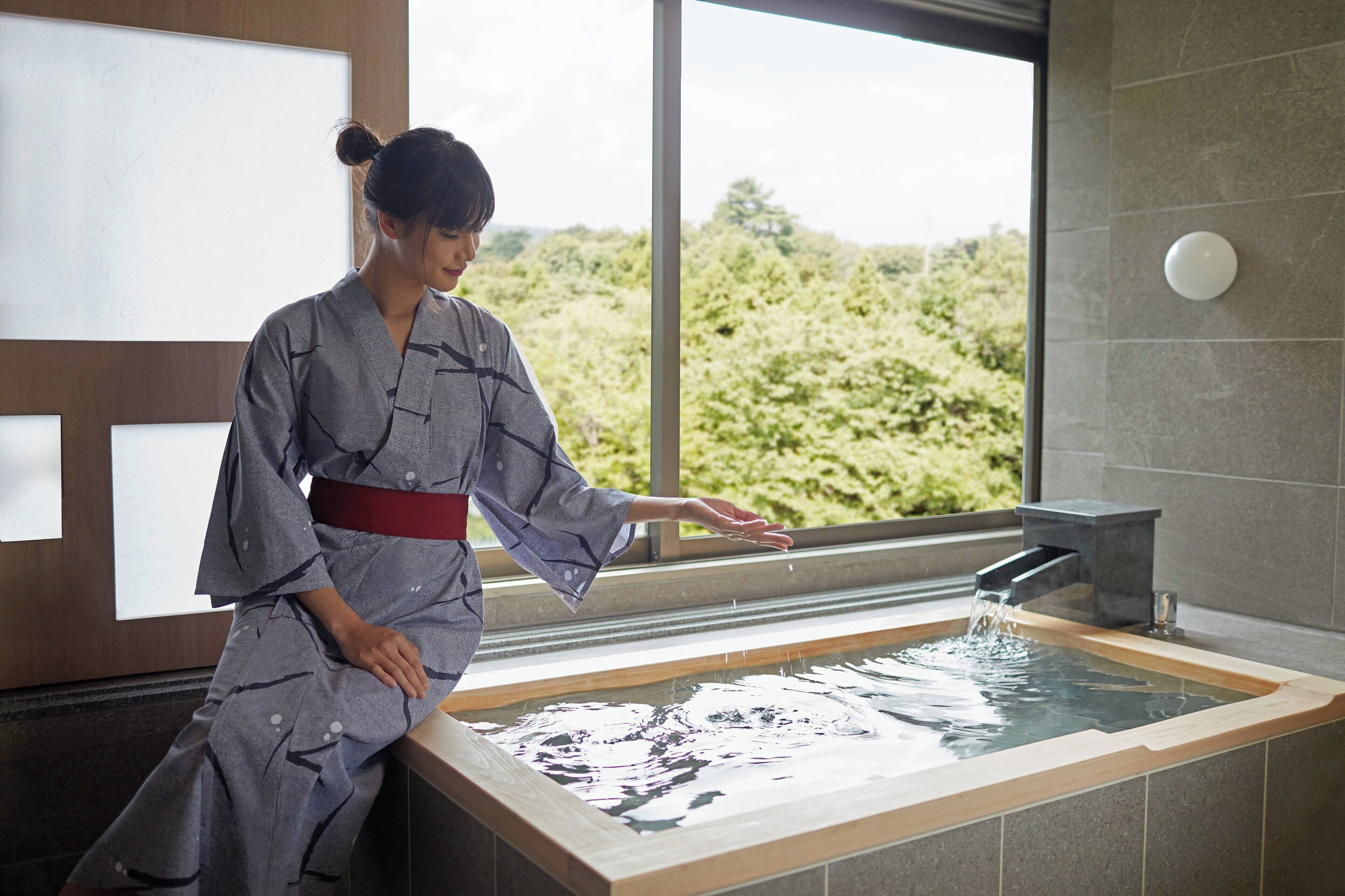 rainfall showerhead, free toiletries, hair dryer, slippers