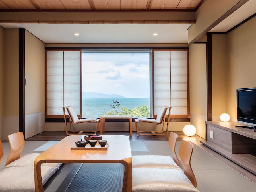 Down comforters, in-room safe, desk, laptop workspace