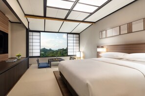 Room, 1 King Bed (Japanese Western Style) | Down duvets, in-room safe, blackout curtains, iron/ironing board - Izu Marriott Hotel Shuzenji (Izu)
