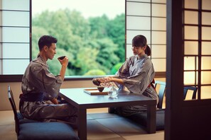 Down duvets, in-room safe, blackout curtains, iron/ironing board - Izu Marriott Hotel Shuzenji (Izu)