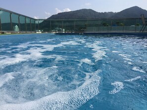 室外游泳池
