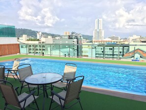 Outdoor pool - Hotel DSure Patong (Patong)