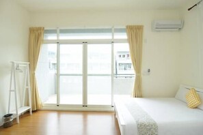 Chambre Double | Literie de qualité supérieure, rideaux occultants, Wi-Fi gratuit