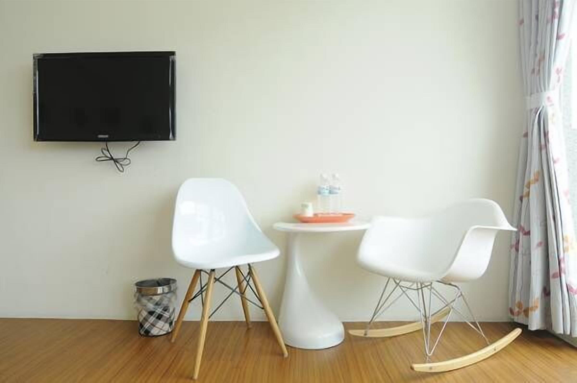 Premium bedding, blackout curtains, free WiFi, bed sheets