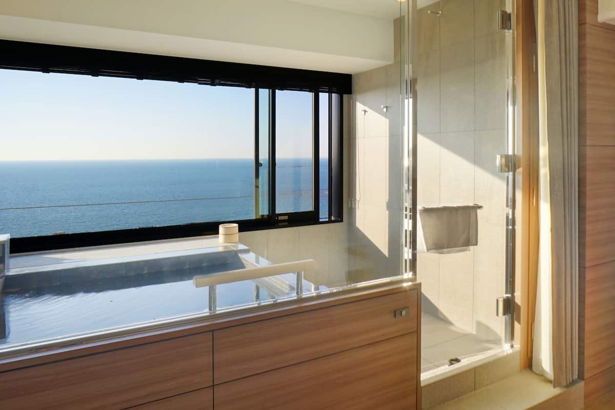 in-room safe, desk, iron/ironing board, free wifi