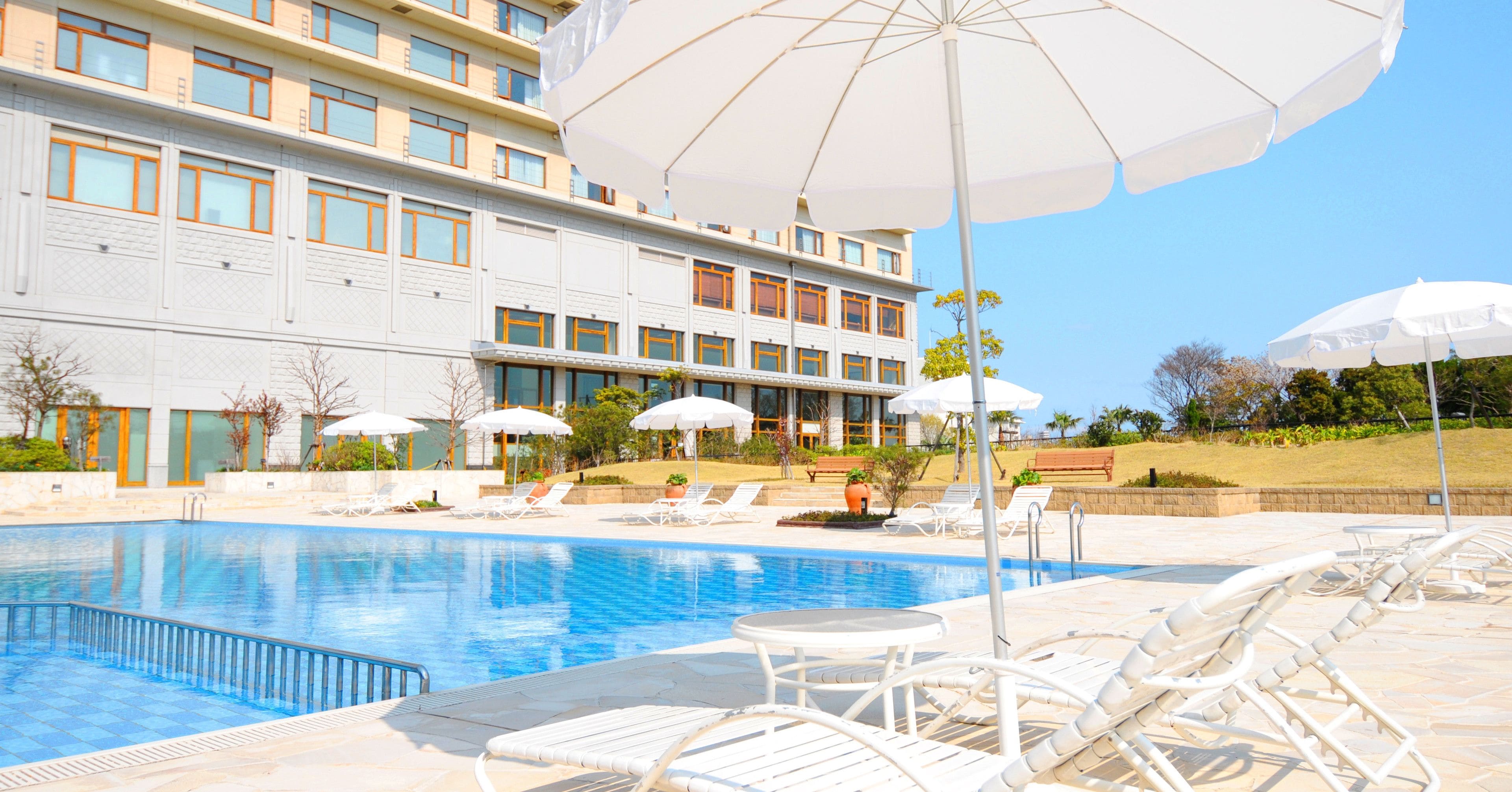 Seasonal outdoor pool