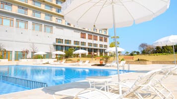 Seasonal outdoor pool