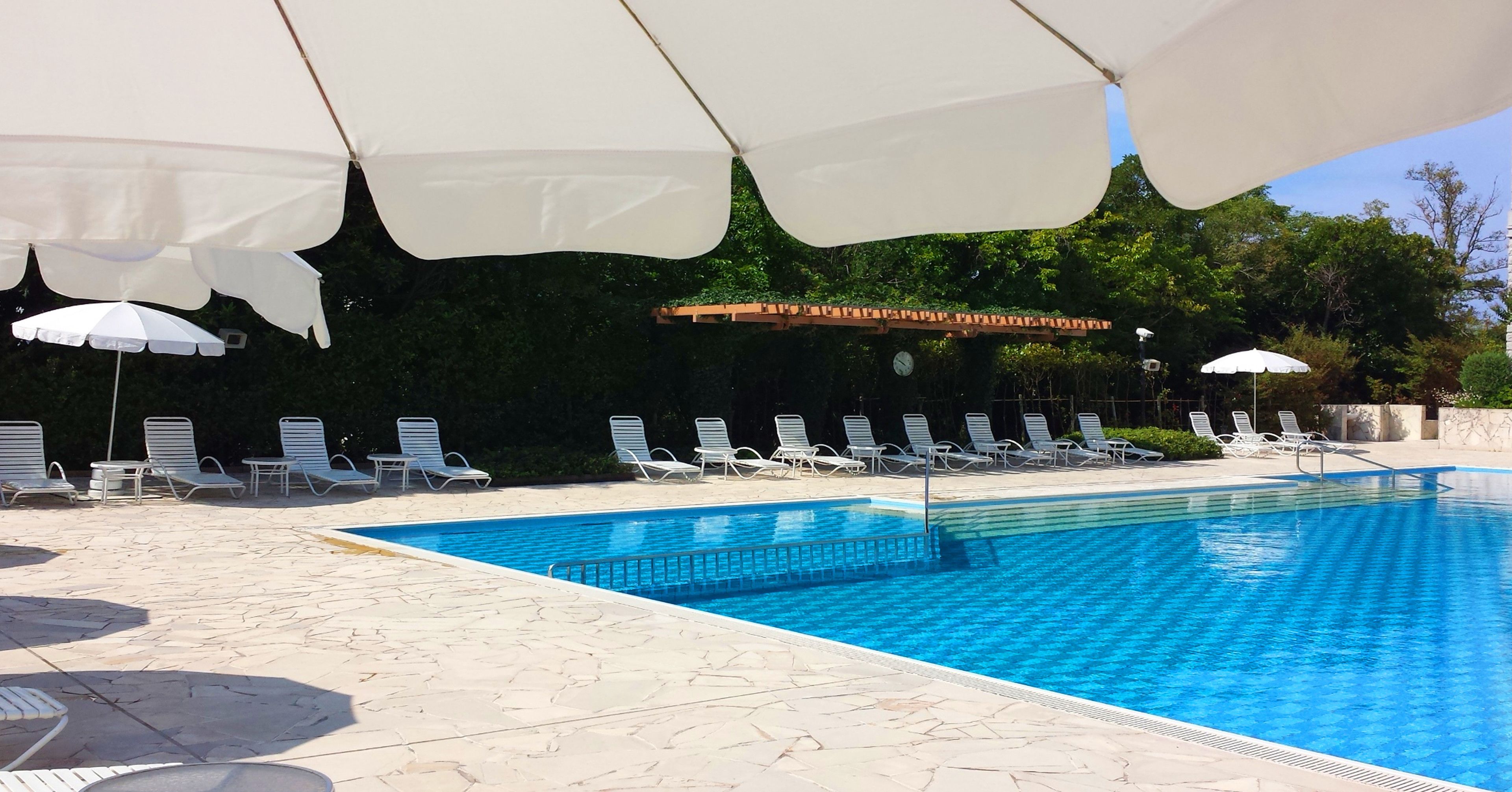 Seasonal outdoor pool