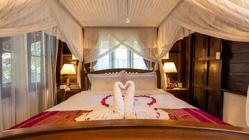 Economy Villa | Living area | 49-inch flat-screen TV with cable channels, TV