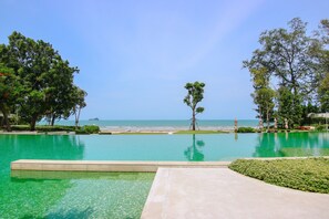 3 outdoor pools - Hua Hin Luxury Beachfront Condo By Mon (Hua Hin)