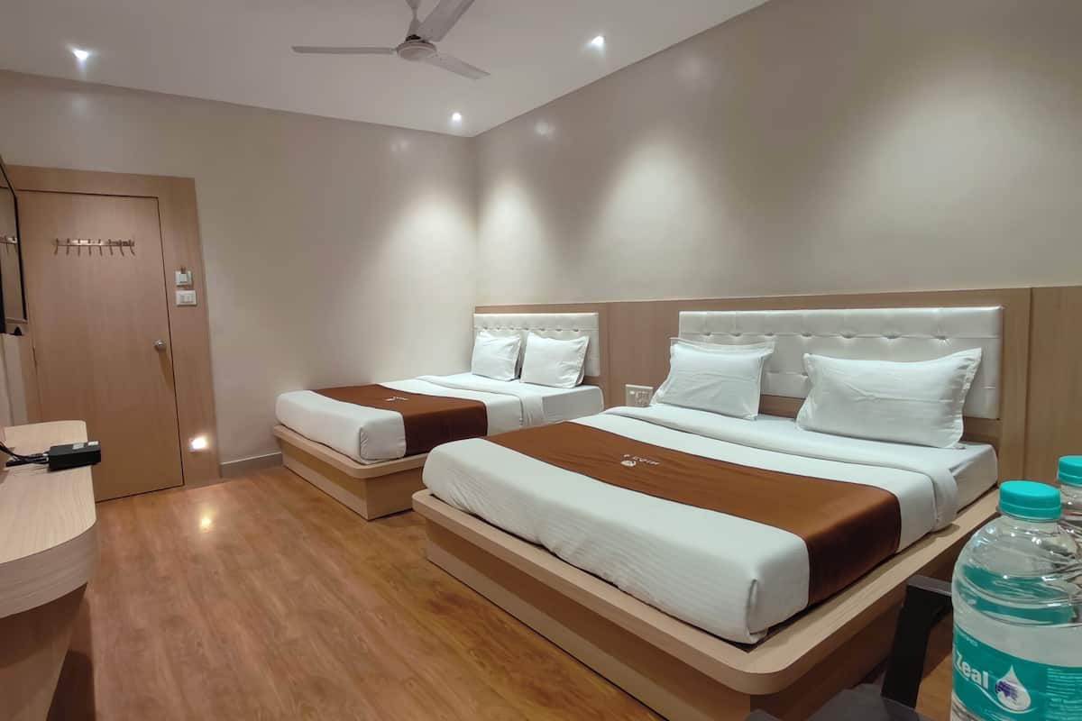 Select Comfort beds, desk, laptop workspace, free WiFi