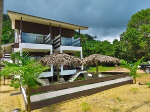 Seafront Chalet | Minibar, in-room safe, bed sheets - The Barat Tioman Beach Resort (Tioman Island)