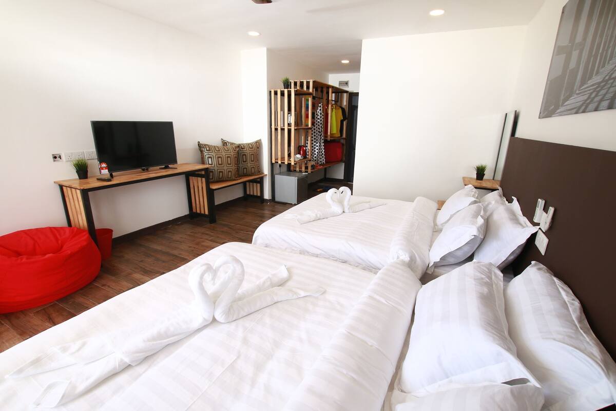 Chalet superior (Family) | Sala de estar | Una televisión LED
