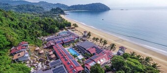 刁曼巴拉特海滩度假村