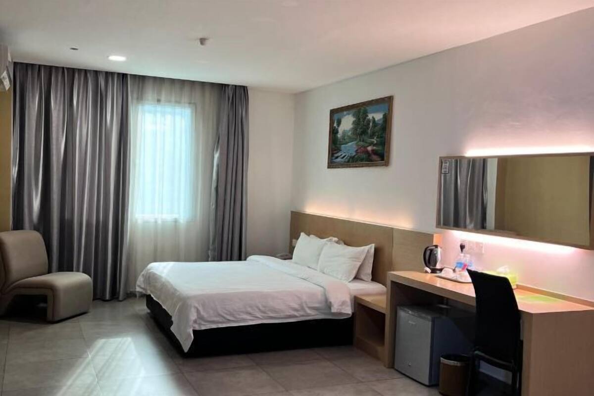Minibar, in-room safe, desk, soundproofing