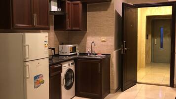 Deluxe-Apartment, 1 Schlafzimmer, Stadtblick | Eigene Küche | Großer Kühlschrank, Mikrowelle, Herdplatte, Wasserkocher