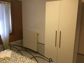 2 habitaciones, wifi gratis y ropa de cama 