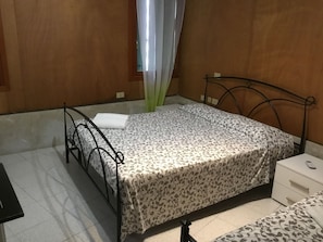 2 bedrooms, free WiFi, bed sheets - Venice Friends (Venice)