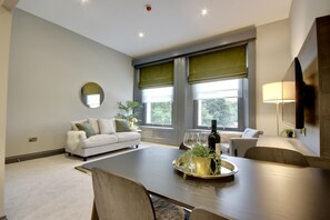 Luxury Suite | Living area