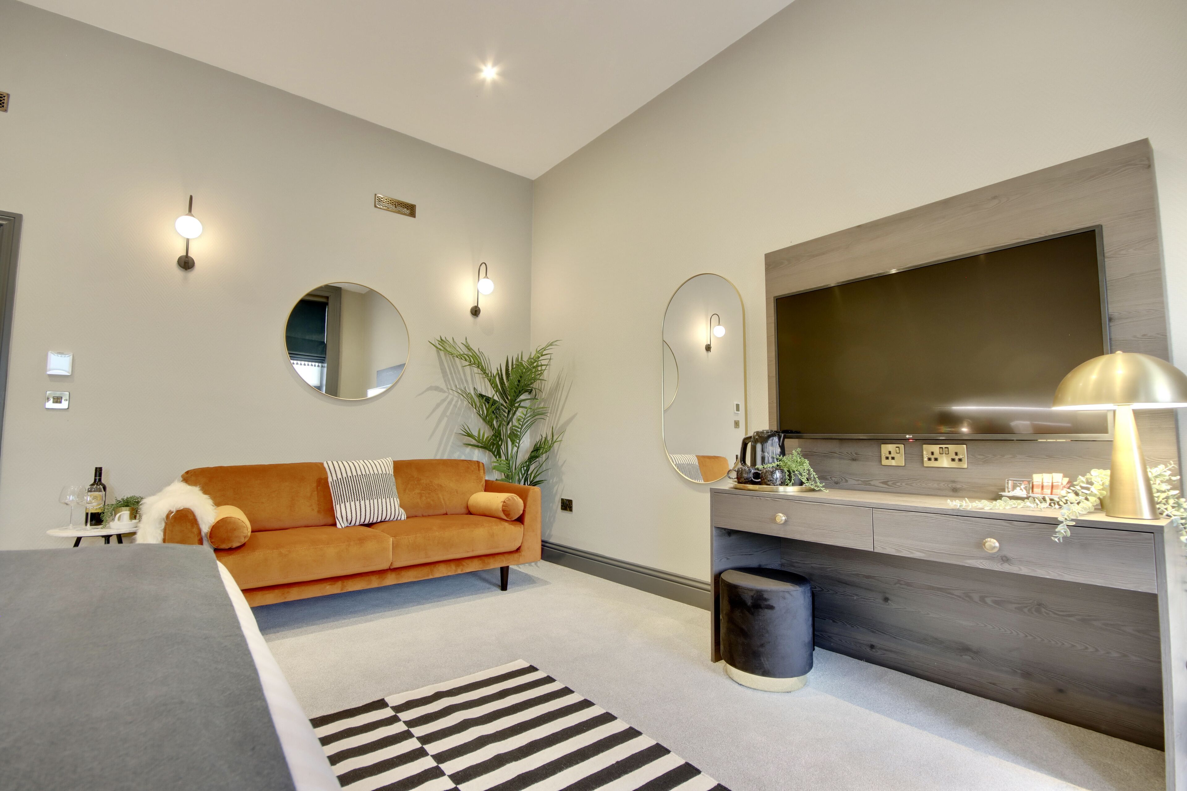 Luxury Room | Premium bedding, iron/ironing board, free WiFi, bed sheets