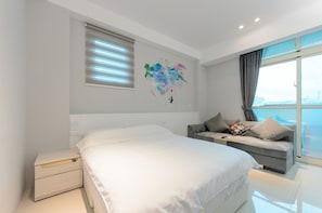 Quarto casal (202) | Roupas de cama premium, frigobar (abastecido com itens grátis)