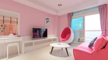Family Room (303) | Children's theme room