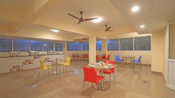 Food-Court