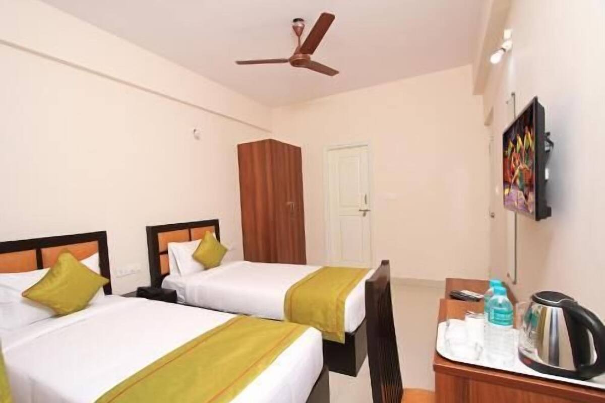 In-room safe, desk, soundproofing, iron/ironing board