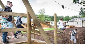 Children’s play area – outdoor - Moffat Manor Holiday Resort (Moffat)