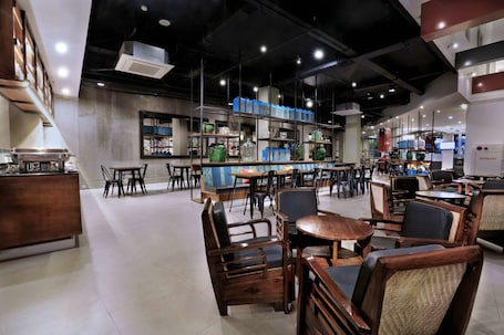 Restaurant. favehotel Margonda