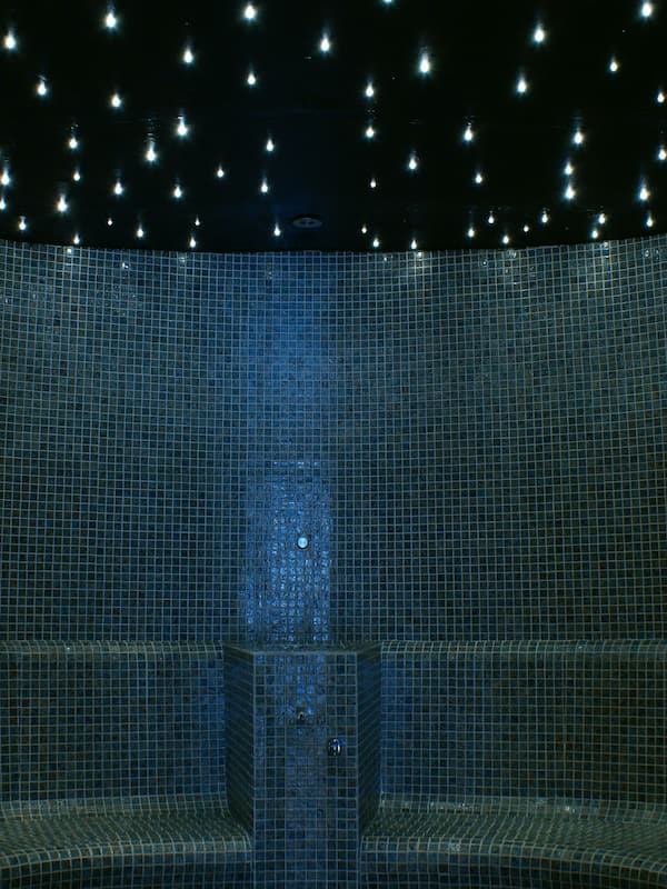 Sauna, hot tub, Turkish bath/hammam, body treatments, hydrotherapy