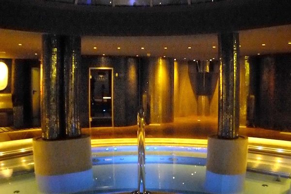 Sauna seca, banheira de hidromassagem, banho turco/hammam