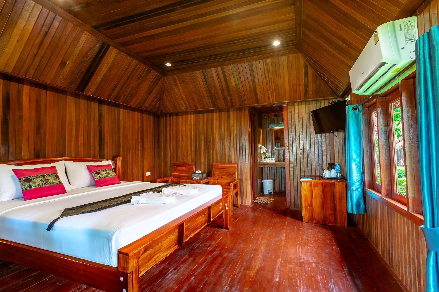 Blendingsgardiner, wi-fi (inkludert) og sengetøy