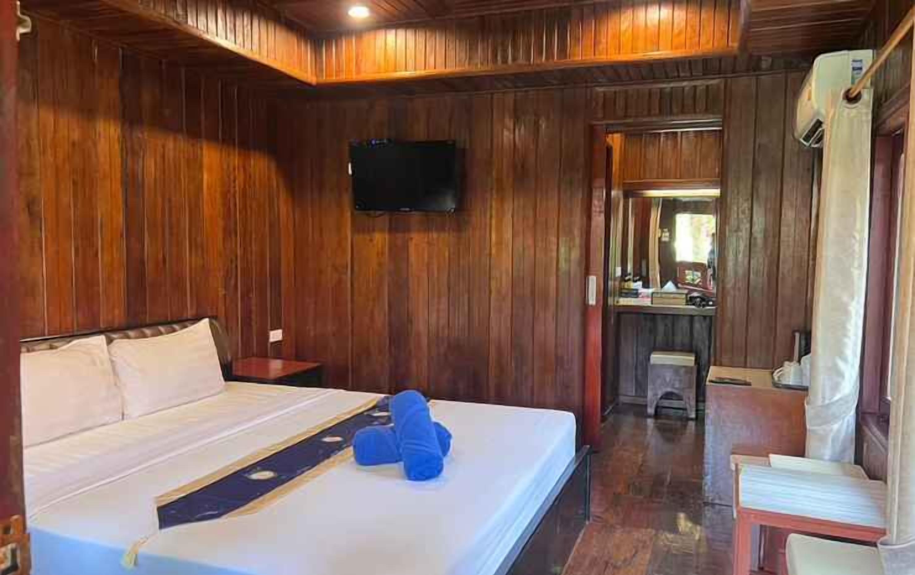 Blackout curtains, free WiFi, bed sheets