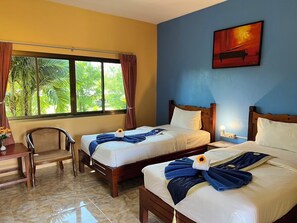 Quarto casal superior | Cortinas blackout, Wi-Fi de cortesia, roupa de cama