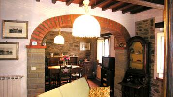 Villa, 2 Bedrooms | Living room | Flat-screen TV