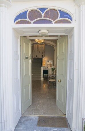 Interior entrance - Devonview House (Youghal)